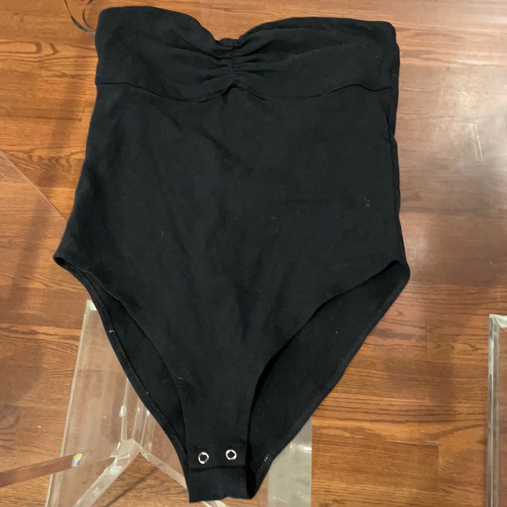Forever 21 black strapless bodysuit medium NWT